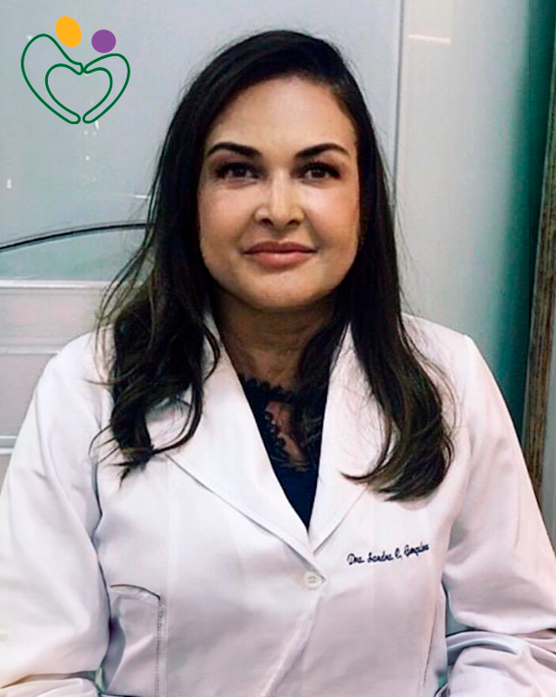 Dra. Sandra Cristina, ginecologista e obstetra da Clínica Raphael